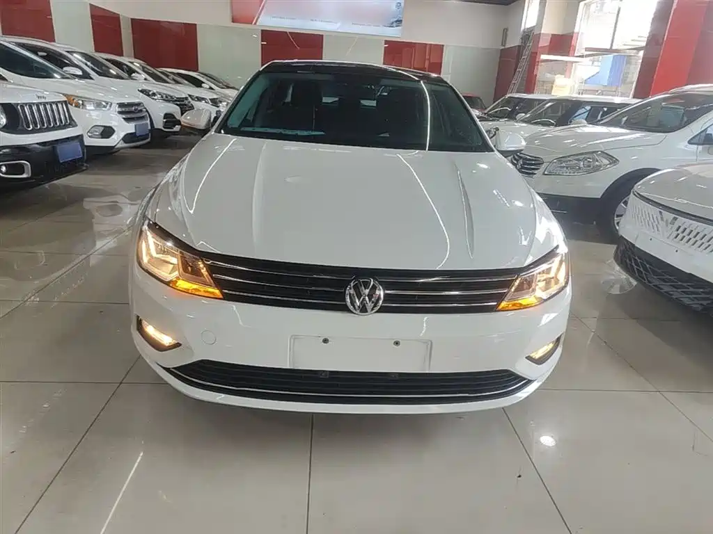 Volkswagen Lamando 2017 230TSI DSG Trend Edition фото 3