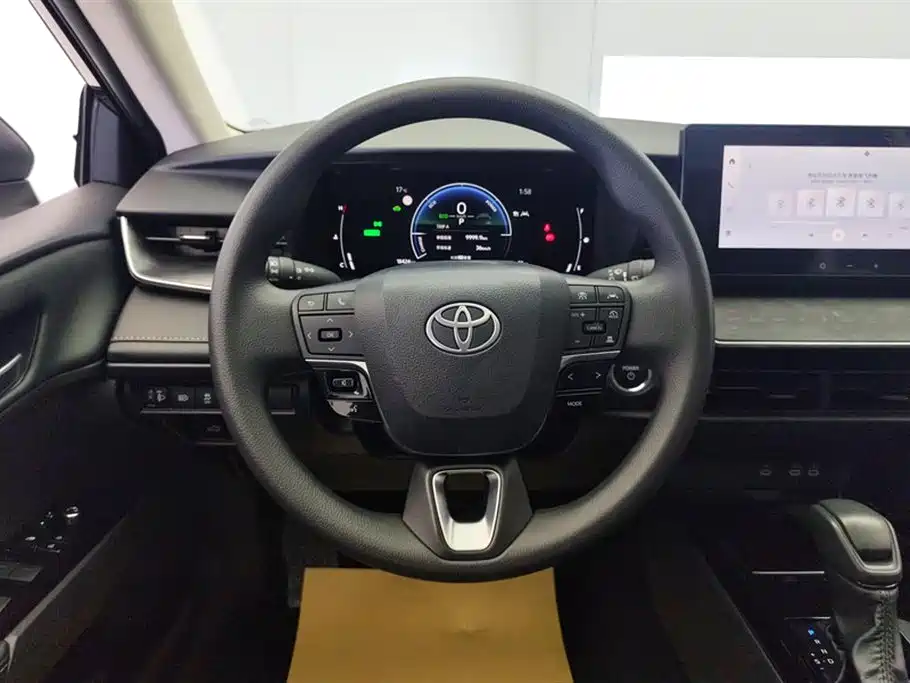 Toyota Camry 2024 Hybrid 2.0HE Elite Edition фото 15