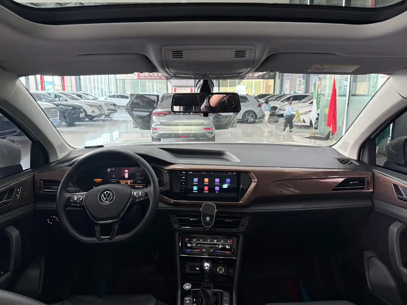 Volkswagen Tharu 2022 280TSI FWD Luxury Edition фото 15