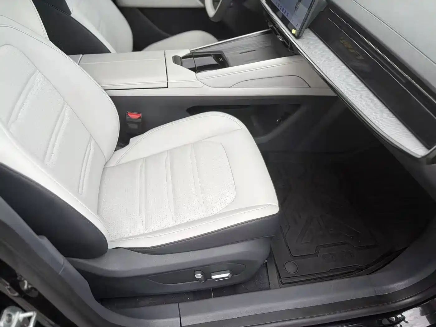 Dongfeng Yipai eπ007 2024 2024 Model 530Pro Version