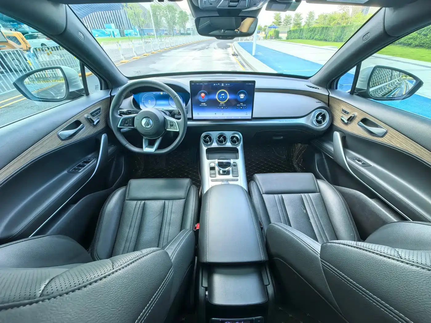 Denza X 2020 PHEV Classic Edition фото 10