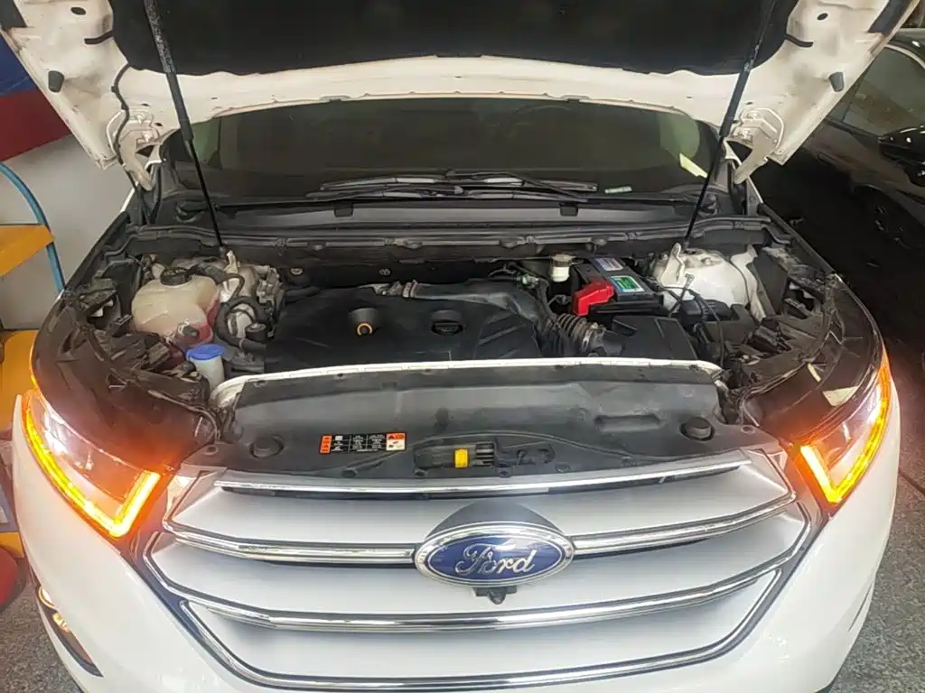 Фото 20 - Ford Edge