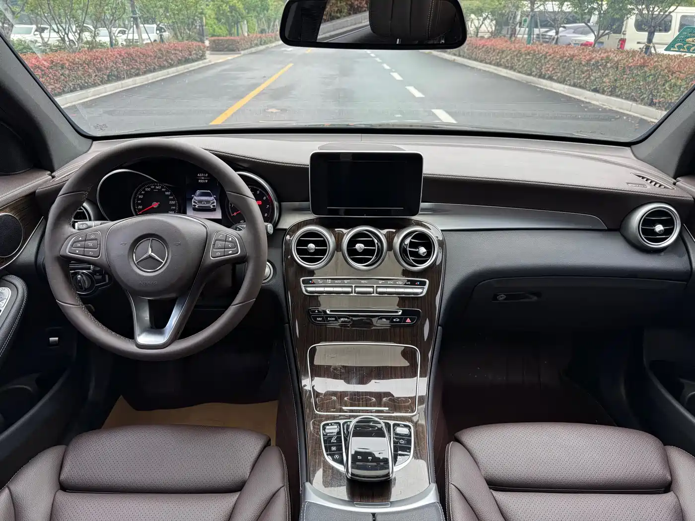 Mercedes-Benz GLC 2018 Facelift GLC 260 4MATIC Dynamic фото 15