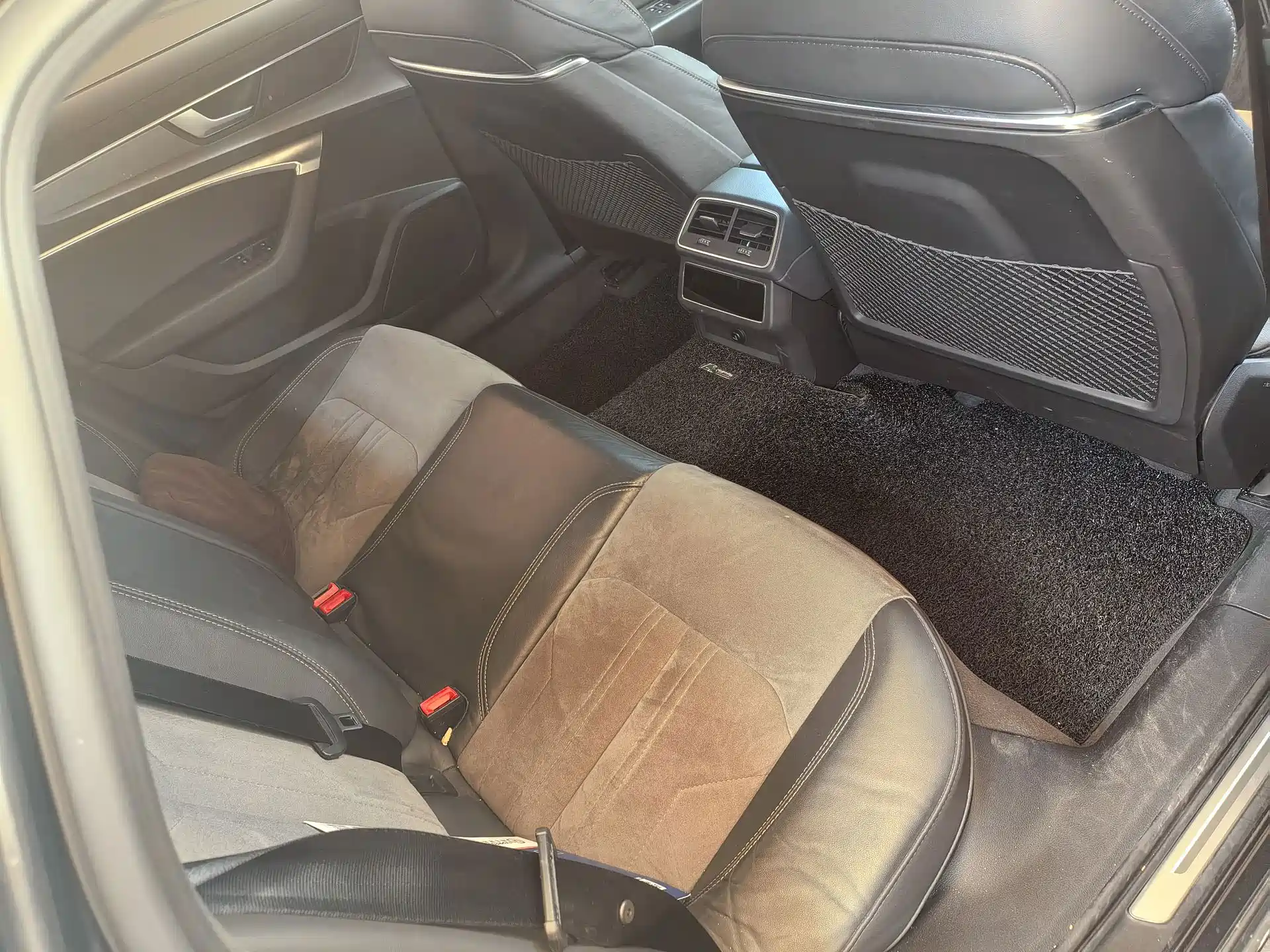 Photo 5 - Audi A6L