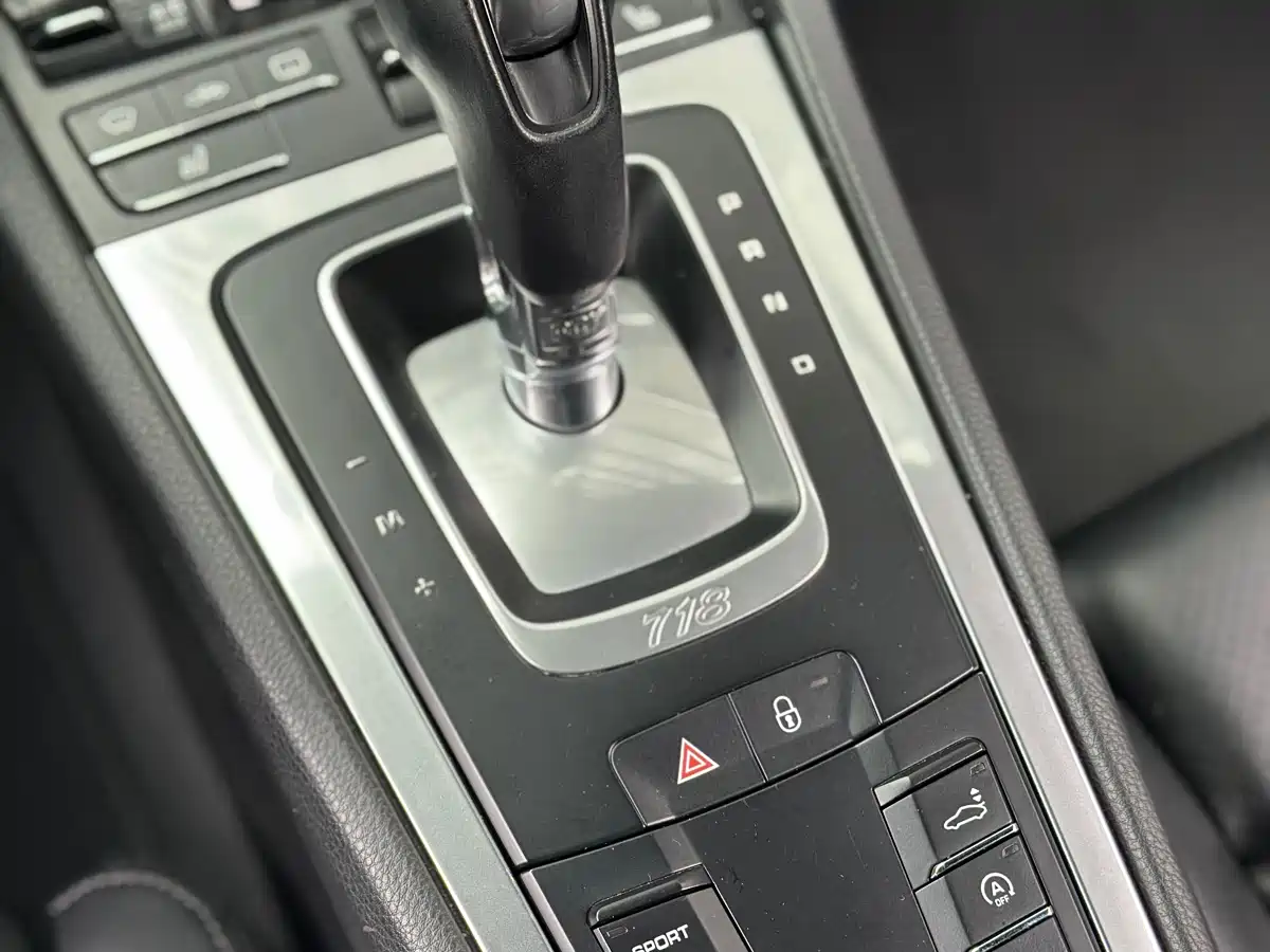 Porsche 718 2016 Cayman 2.0T фото 11