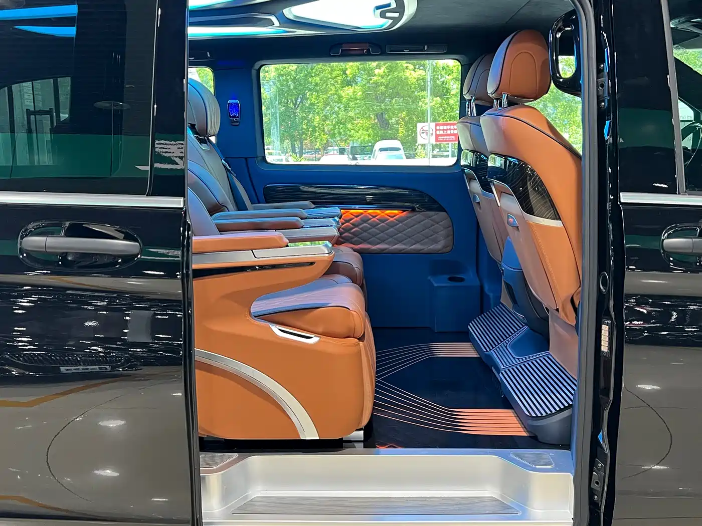 Mercedes-Benz Vito 2023 2.0T Elite 7-Seater фото 19