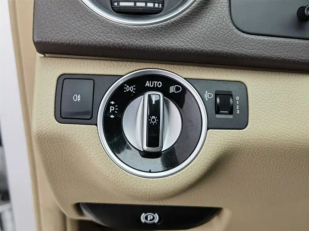 Mercedes-Benz C-Class (Import) 2011 C 200 Fashion Wagon Edition фото 21