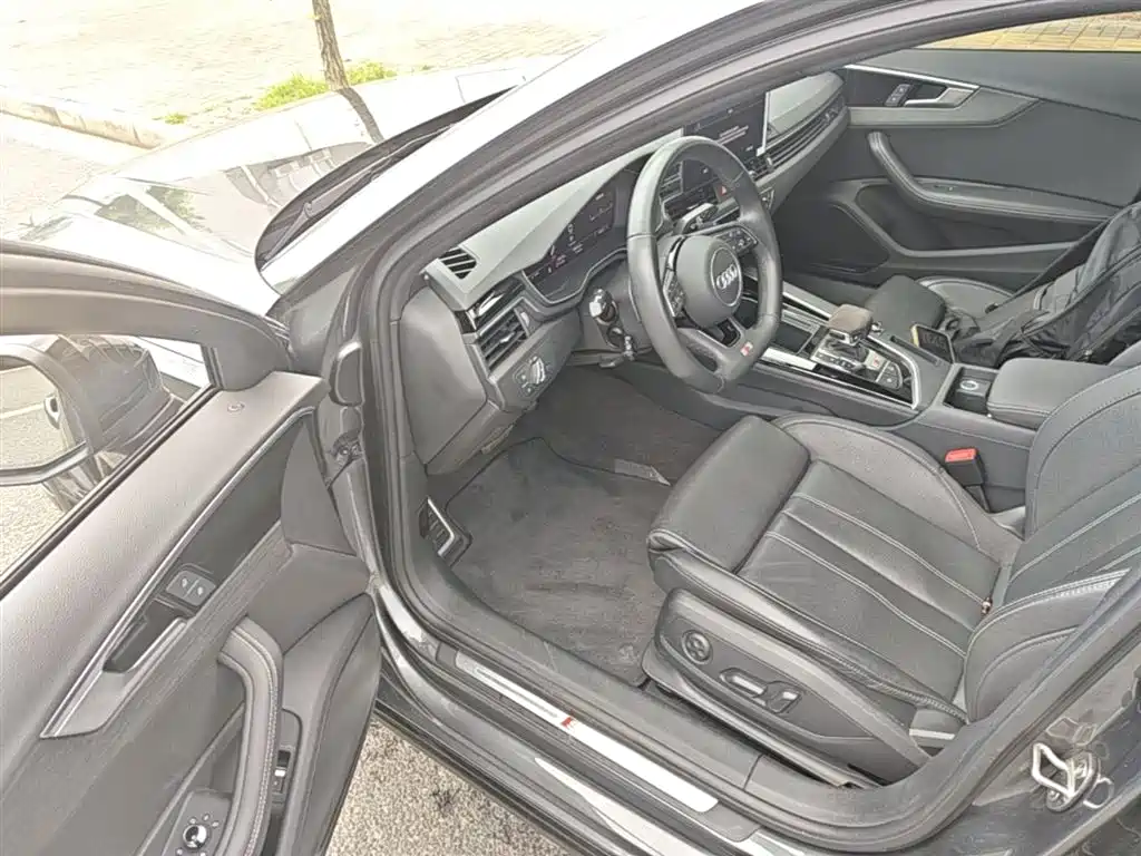 Audi A4L 2023 40 TFSI Luxury Sport фото 16