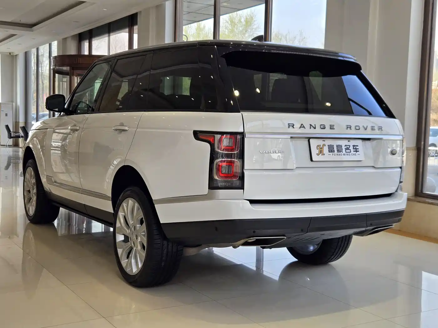 Land Rover Range Rover 2019 3.0 SCV6 Heritage Edition фото 6