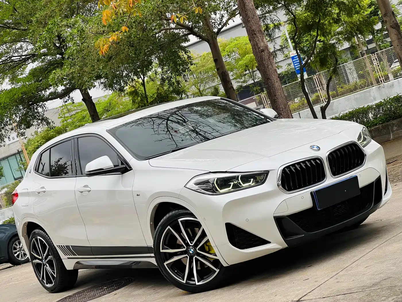BMW X2 2020 sDrive25i Exclusive M Sport Package фото 4