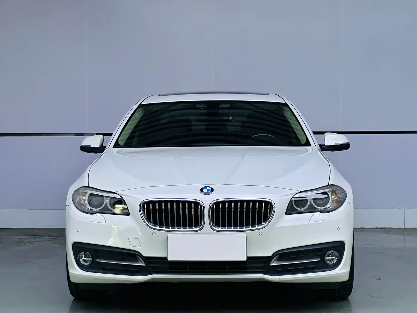 BMW 5 Series 2017 525Li Leading Edition фото 2