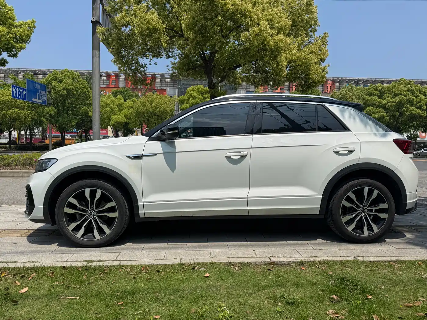 Volkswagen T-ROC 2022 280TSI DSG 2WD R-Line Pro PLUS фото 3