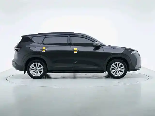 Photo 5 - Jetta VS8