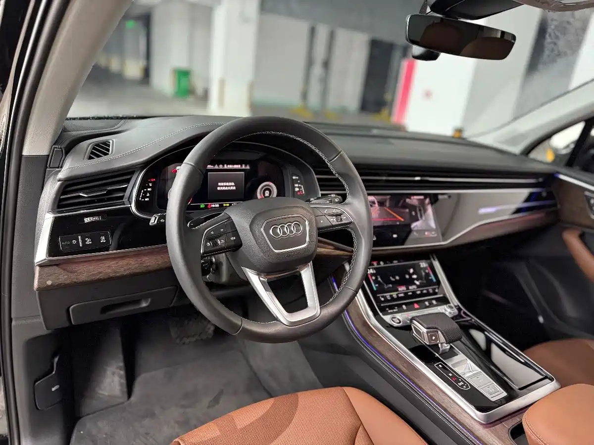 AUDI Q7