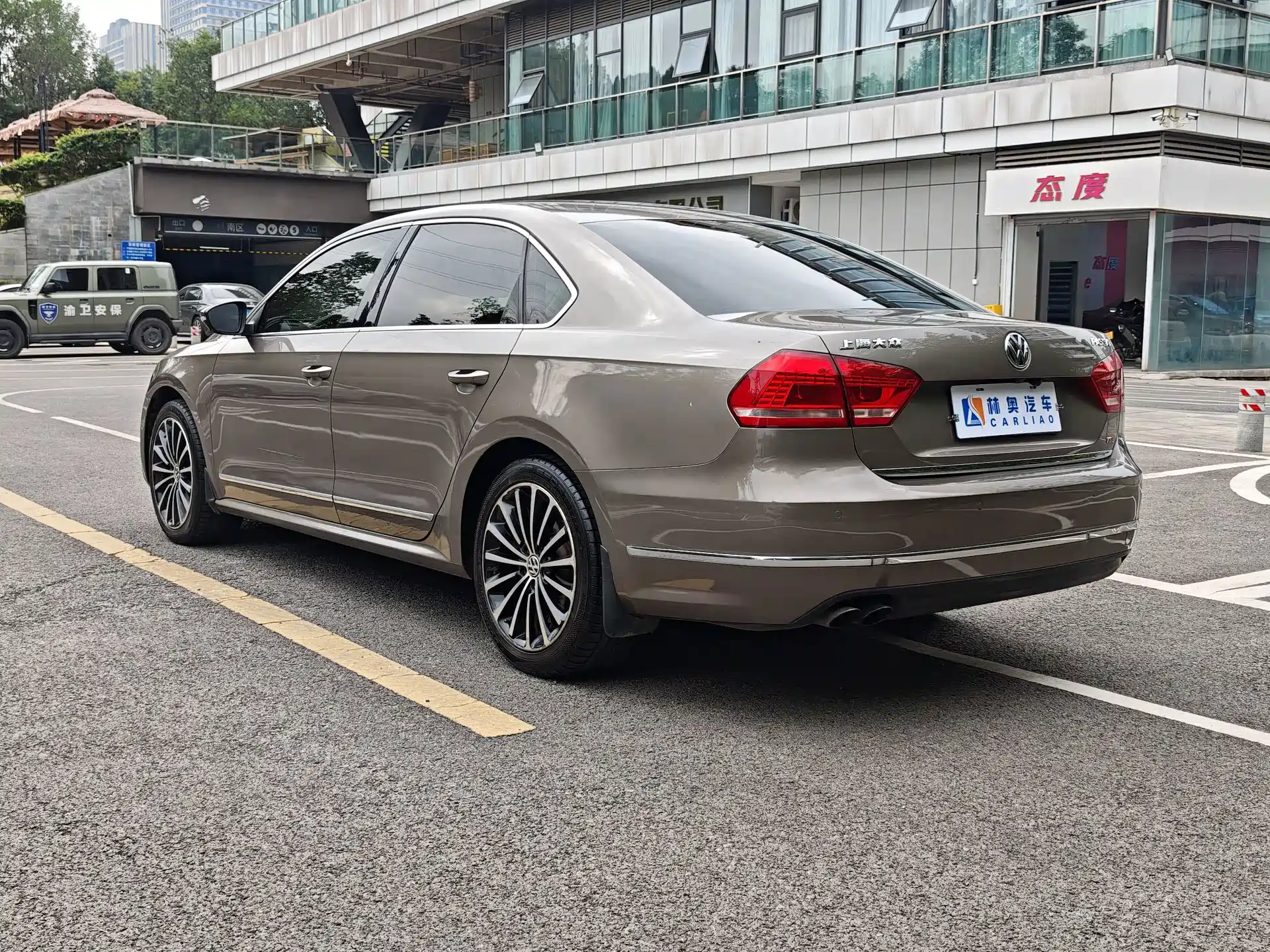 صورة 5 - Volkswagen Passat