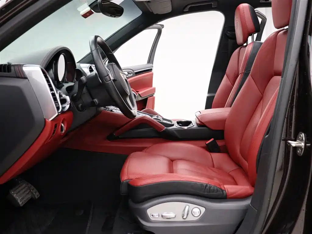 Porsche Cayenne 2014 Cayenne Platinum Edition 3.0T фото 3