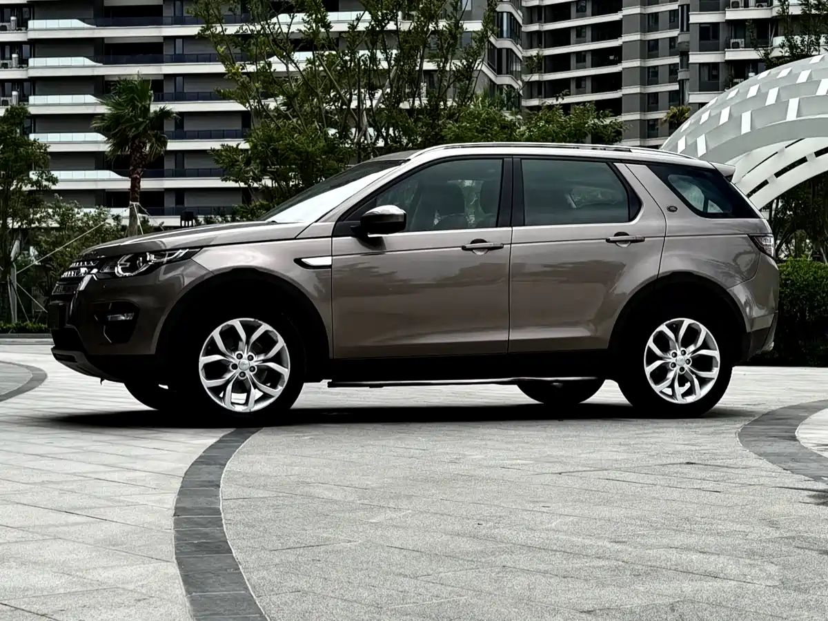 صورة 3 - Land Rover Discovery Sport