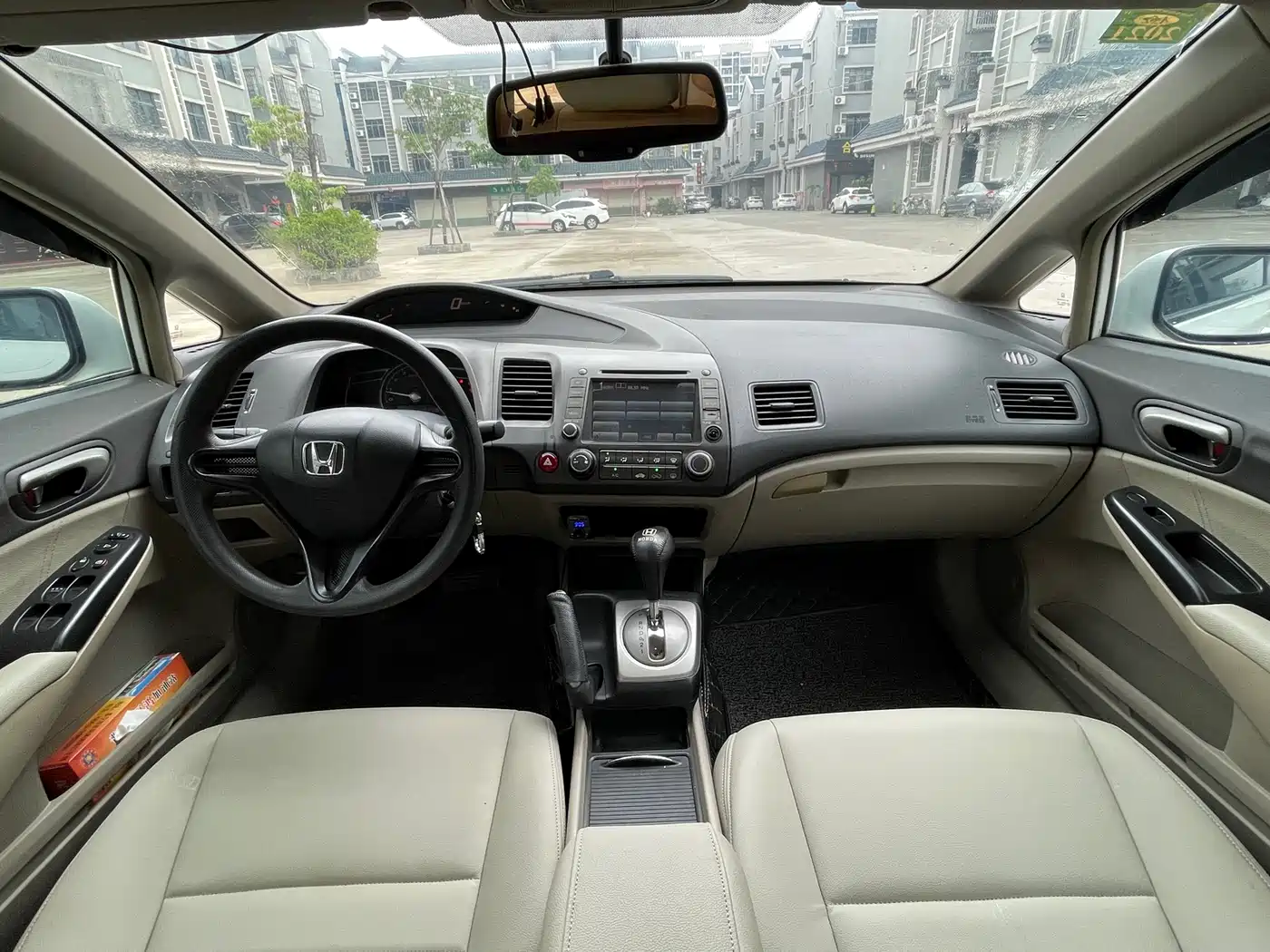 Фото 10 - Honda Civic