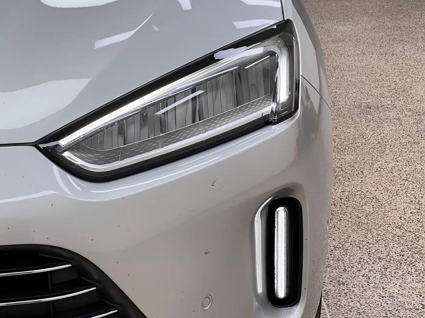 AITO Wenjie AITO M5 2022 Extended Range AWD Performance Edition фото 8
