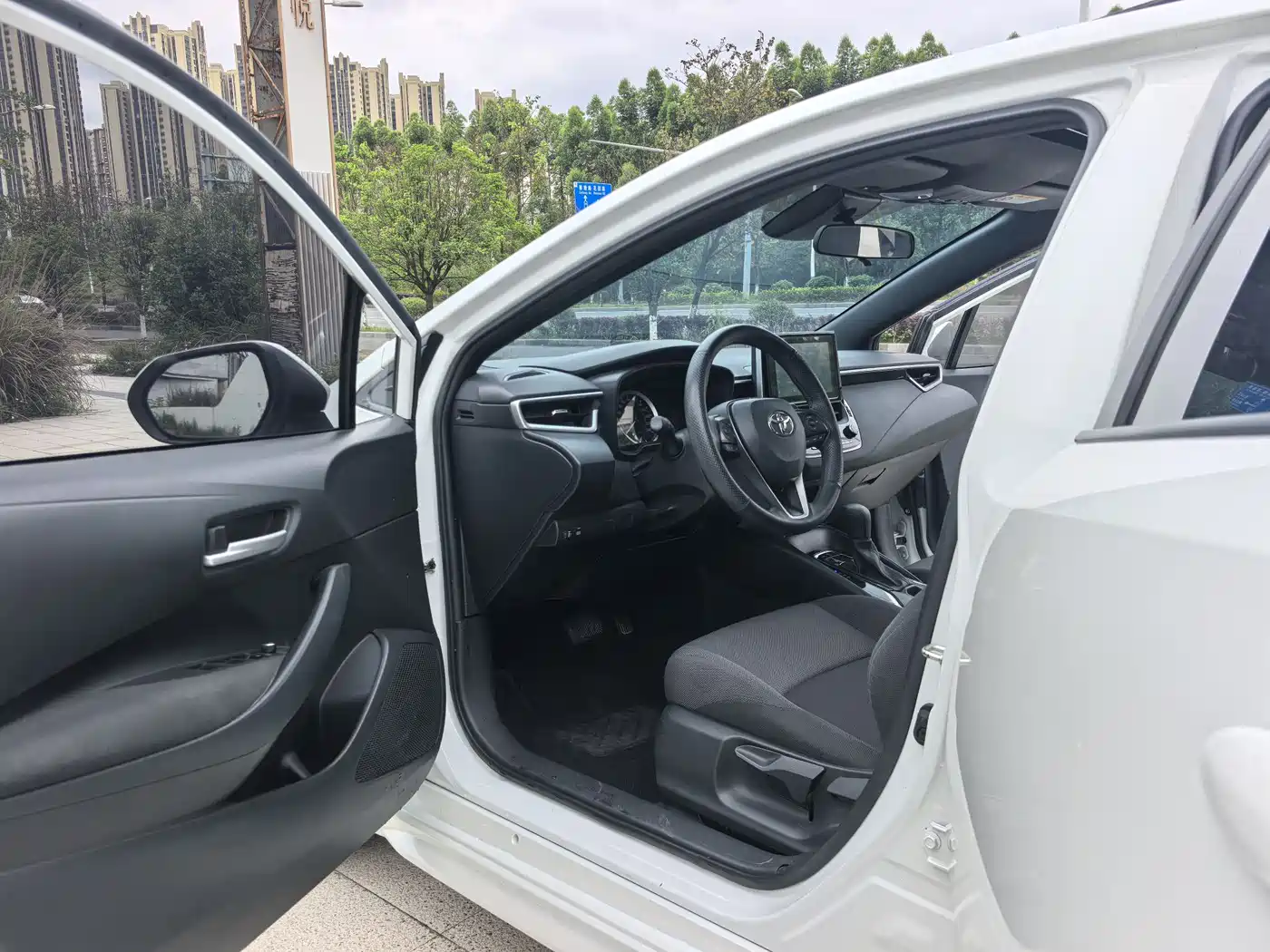 Toyota Levin 2021 185T CVT Luxury Edition фото 11