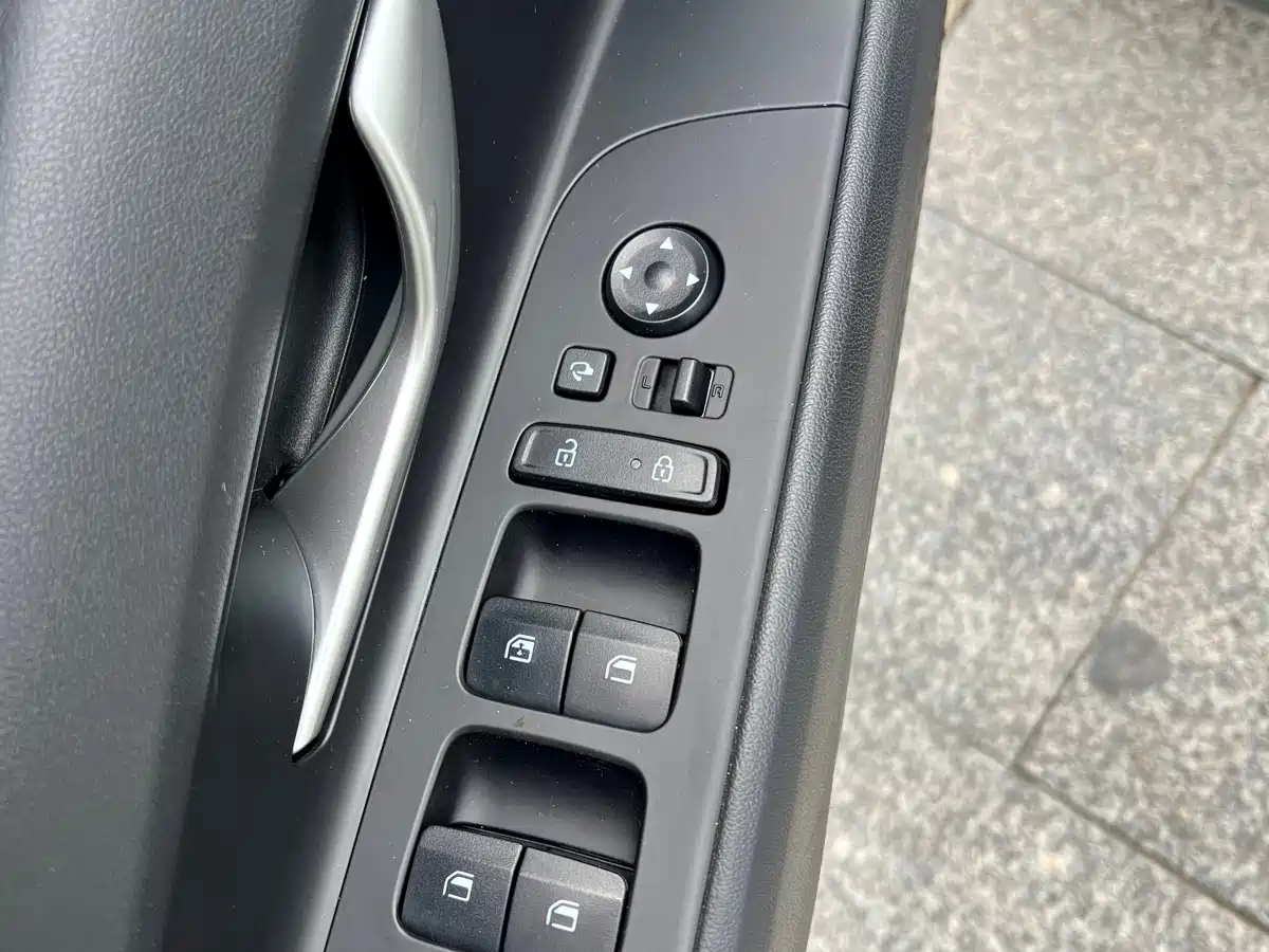 Hyundai Elantra 2021 1.5L CVT GLX Elite Edition фото 6