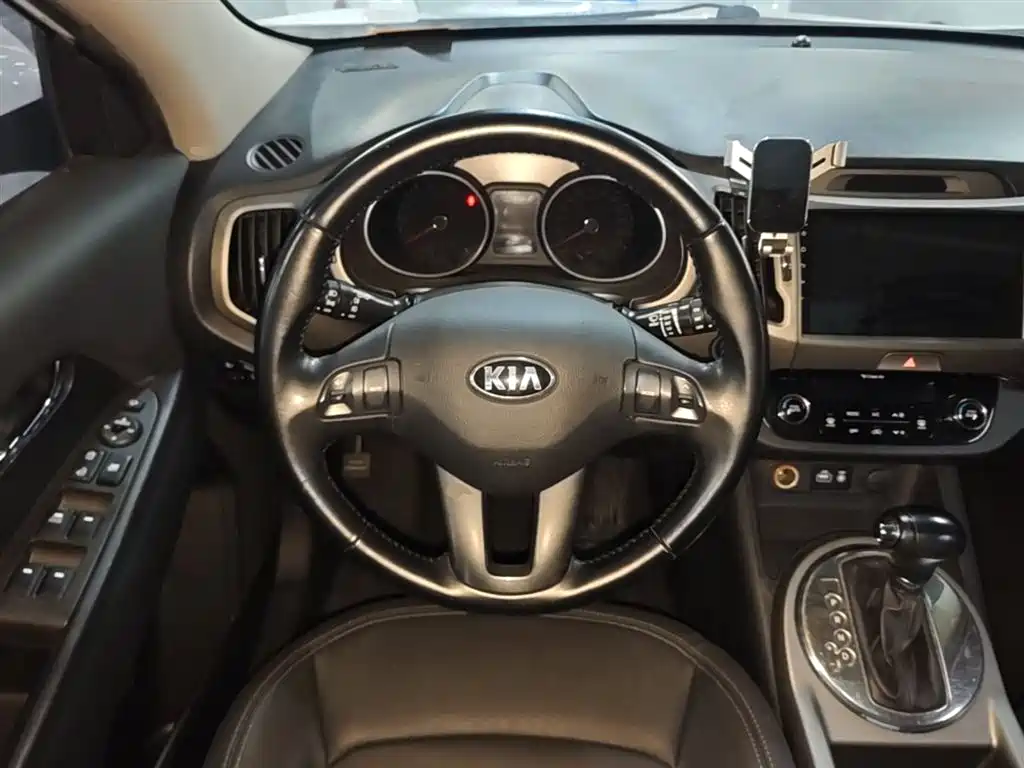 Kia Sportage 2015 2.0L Automatic 2WD GLS фото 11