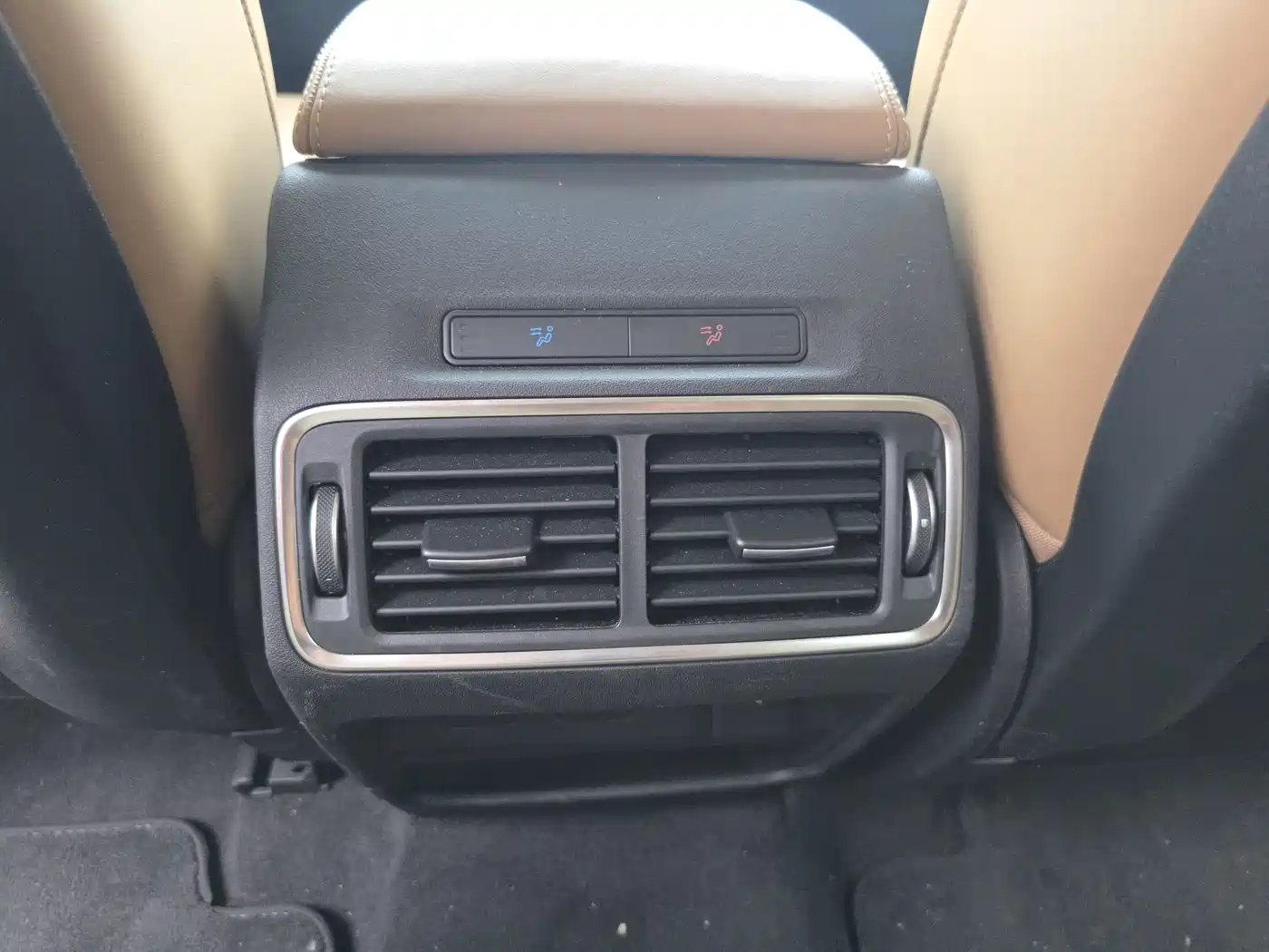 Land Rover Discovery Sport 2024 Luxury Custom Edition фото 18