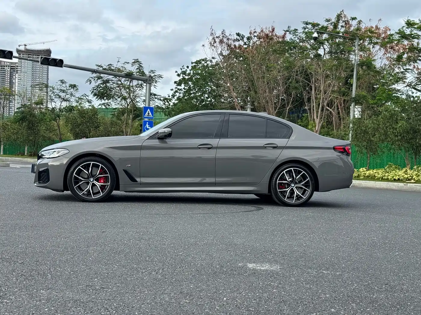 BMW 5 Series (Import) 2022 Facelift 540i Style Edition M Sport Package фото 3