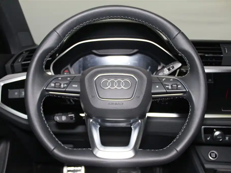 Audi Q3 2024 40 TFSI Fashion Sport фото 11