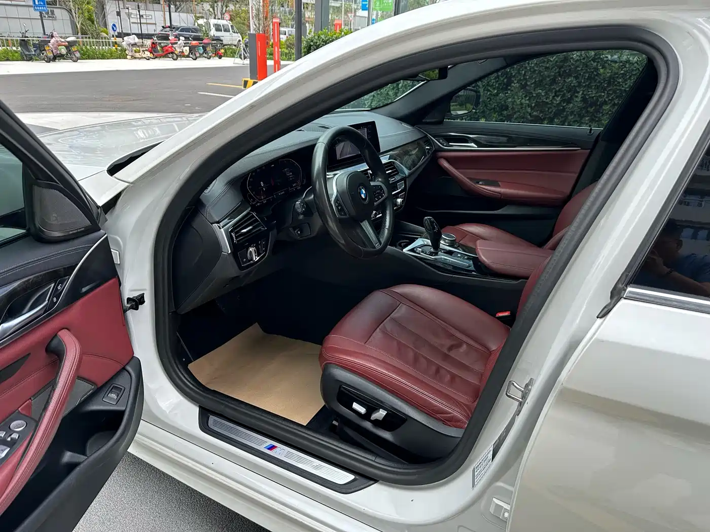 BMW 5 Series 2020 530Li Exclusive M Sport Package фото 4