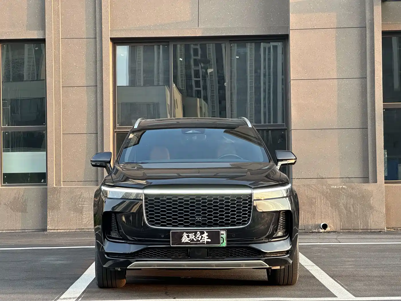 Фото 2 - Li Auto Li ONE