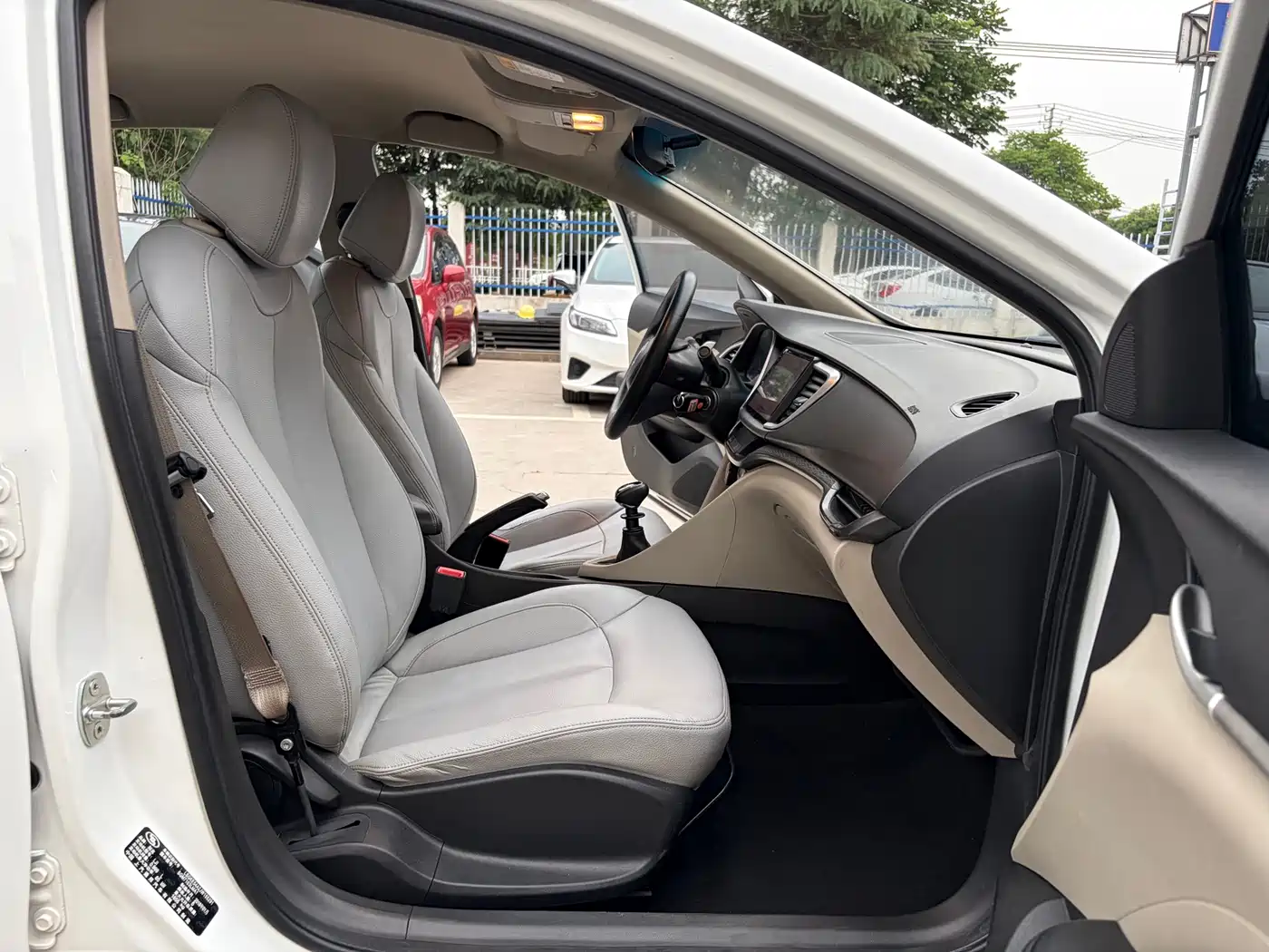 Buick Excelle 2018 15T Manual Progressive (China V) фото 6