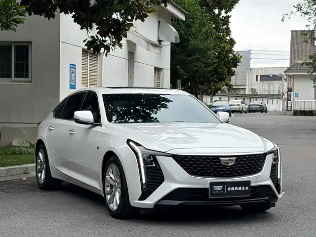 Cadillac CT5 2024 28T Luxury Model Pro — фото 3