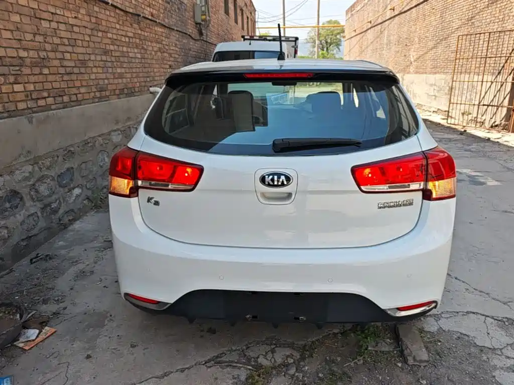 Kia K2 2015 Hatchback 1.4L AT GLS Cool Edition фото 6