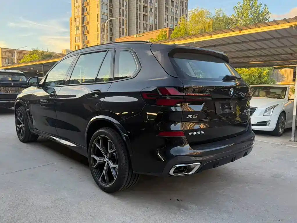 BMW X5 2026 2026 Facelift xDrive 30Li Exclusive M Sport Shadowline Package