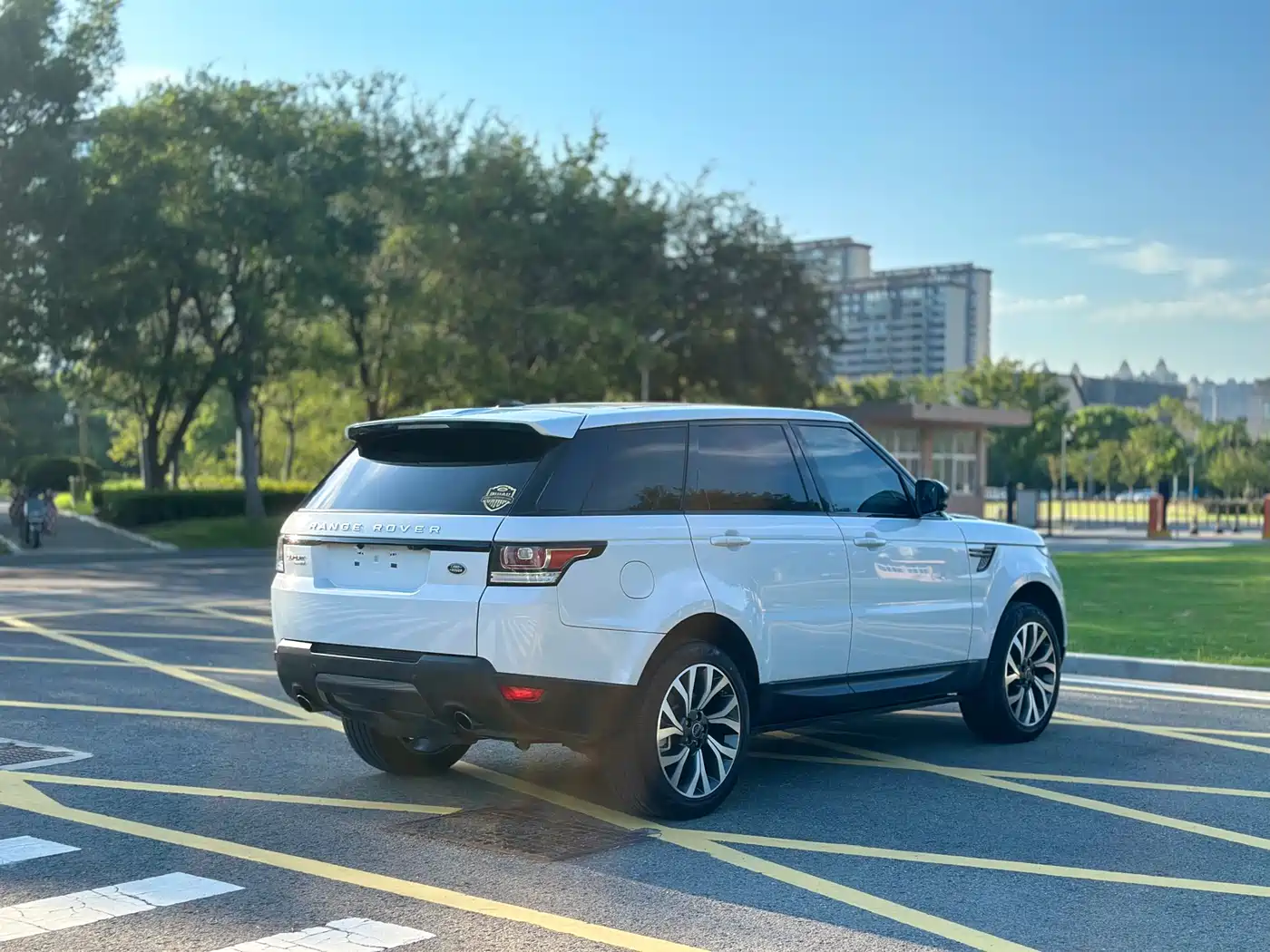 Land Rover Range Rover Sport 2016 Model 3.0 SC V6 HSE фото 7