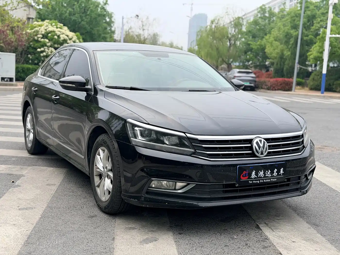 Volkswagen Passat 2015 1.8TSI Automatic Prestige Edition фото 3