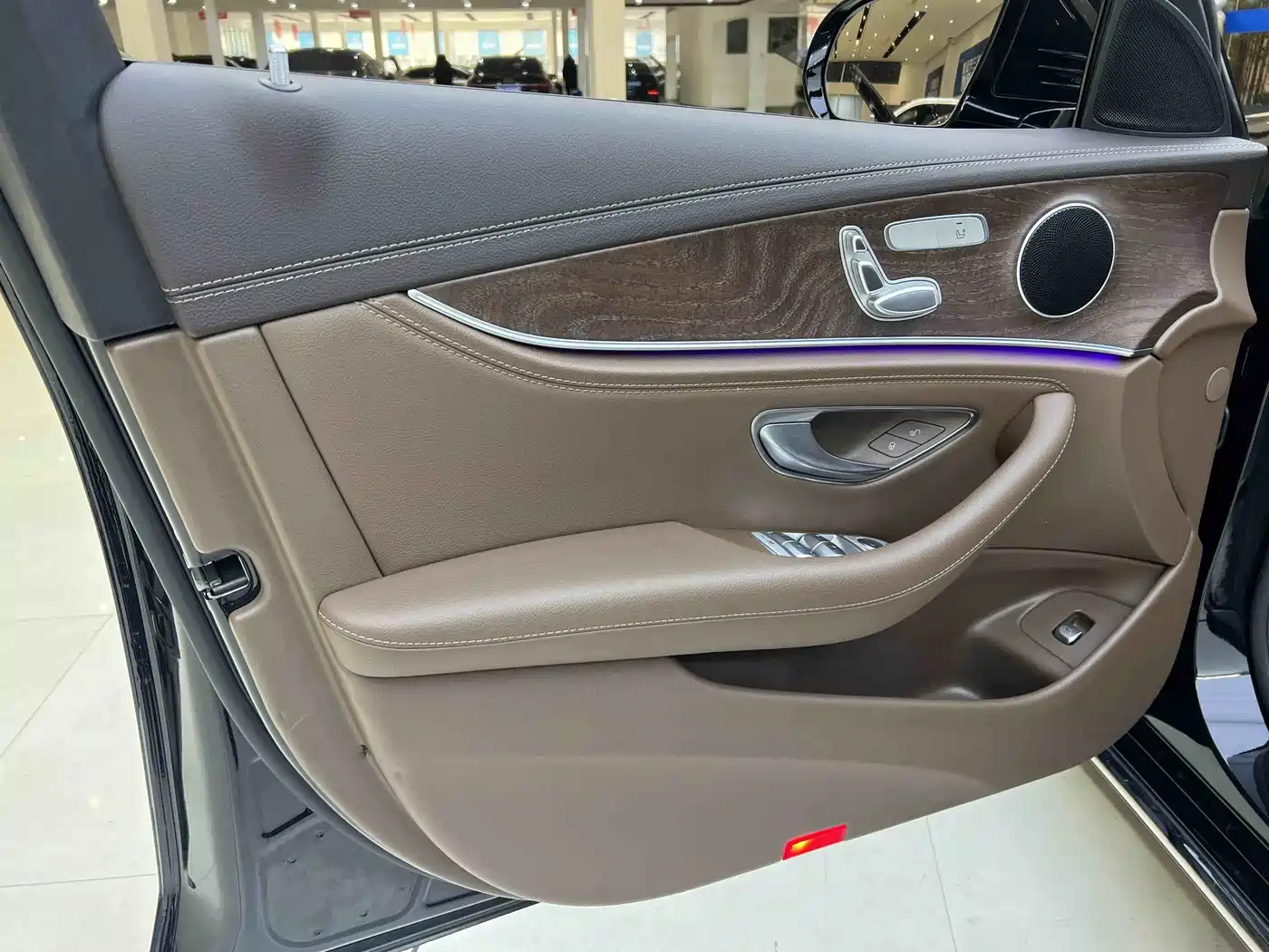 Mercedes-Benz E-Class 2023 E 260 L фото 14