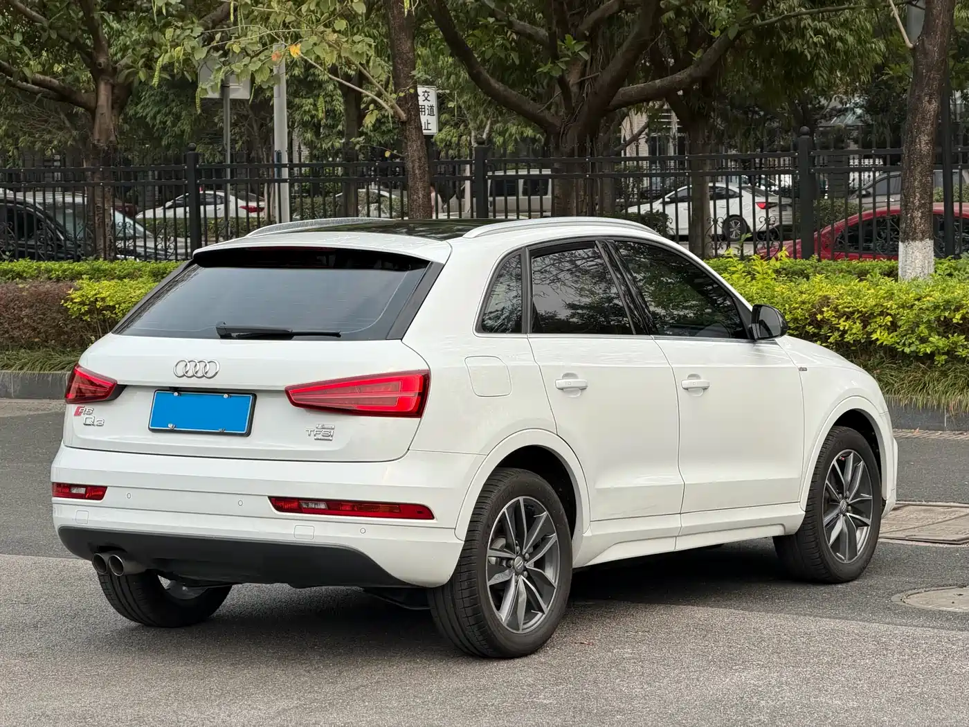 Audi Q3 2016 30 TFSI Fashion фото 4