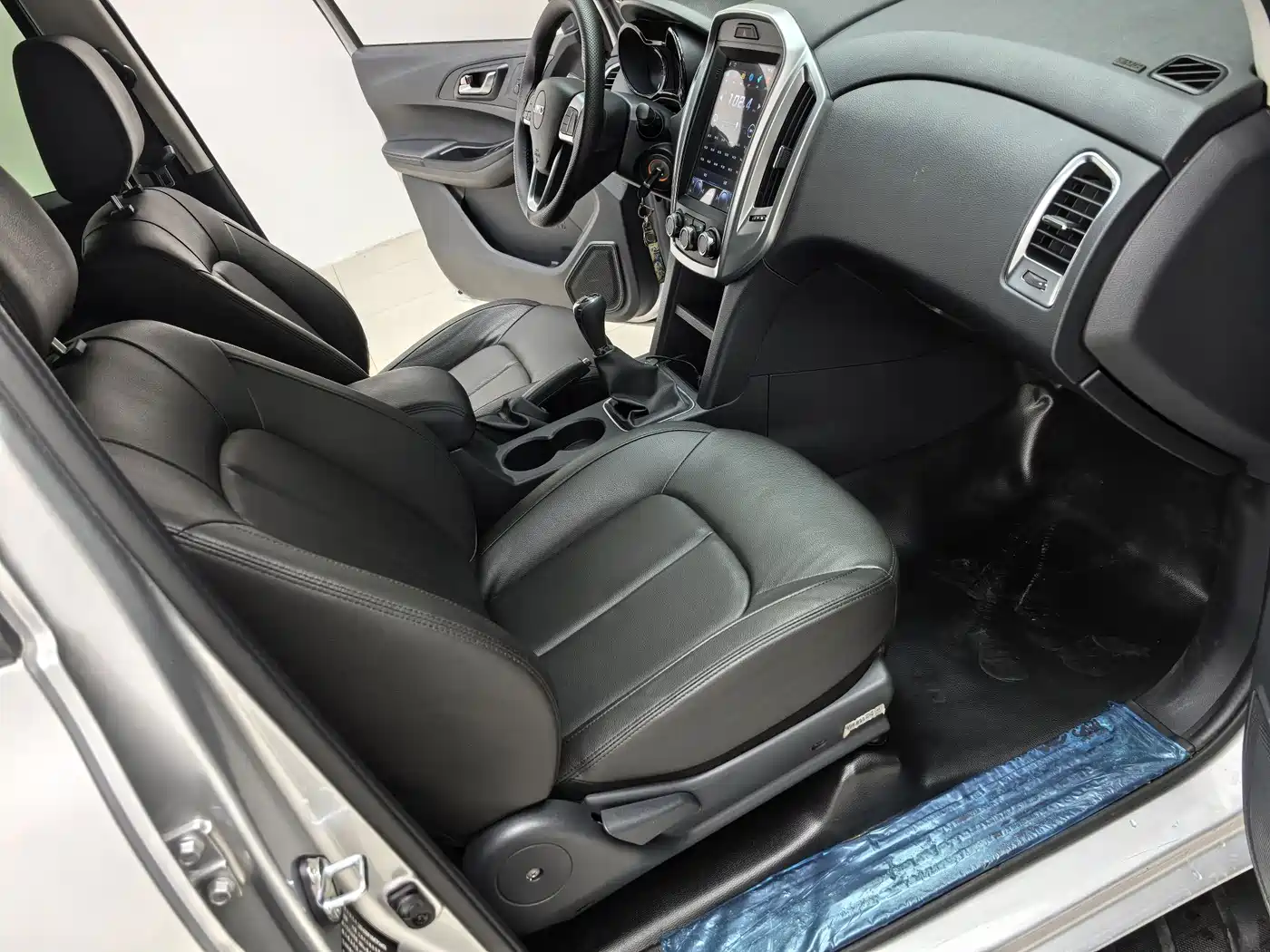 Jiangling Baodian 2021 2020 Model 2.5T Diesel 2WD Comfort Long Wheelbase JX4D25A6L