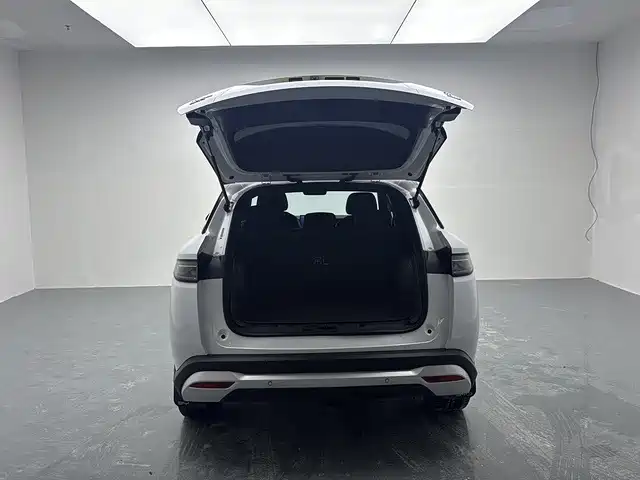 BYD Song L DM-i 2025 2025 Model Smart Drive Edition 112km Leading Type