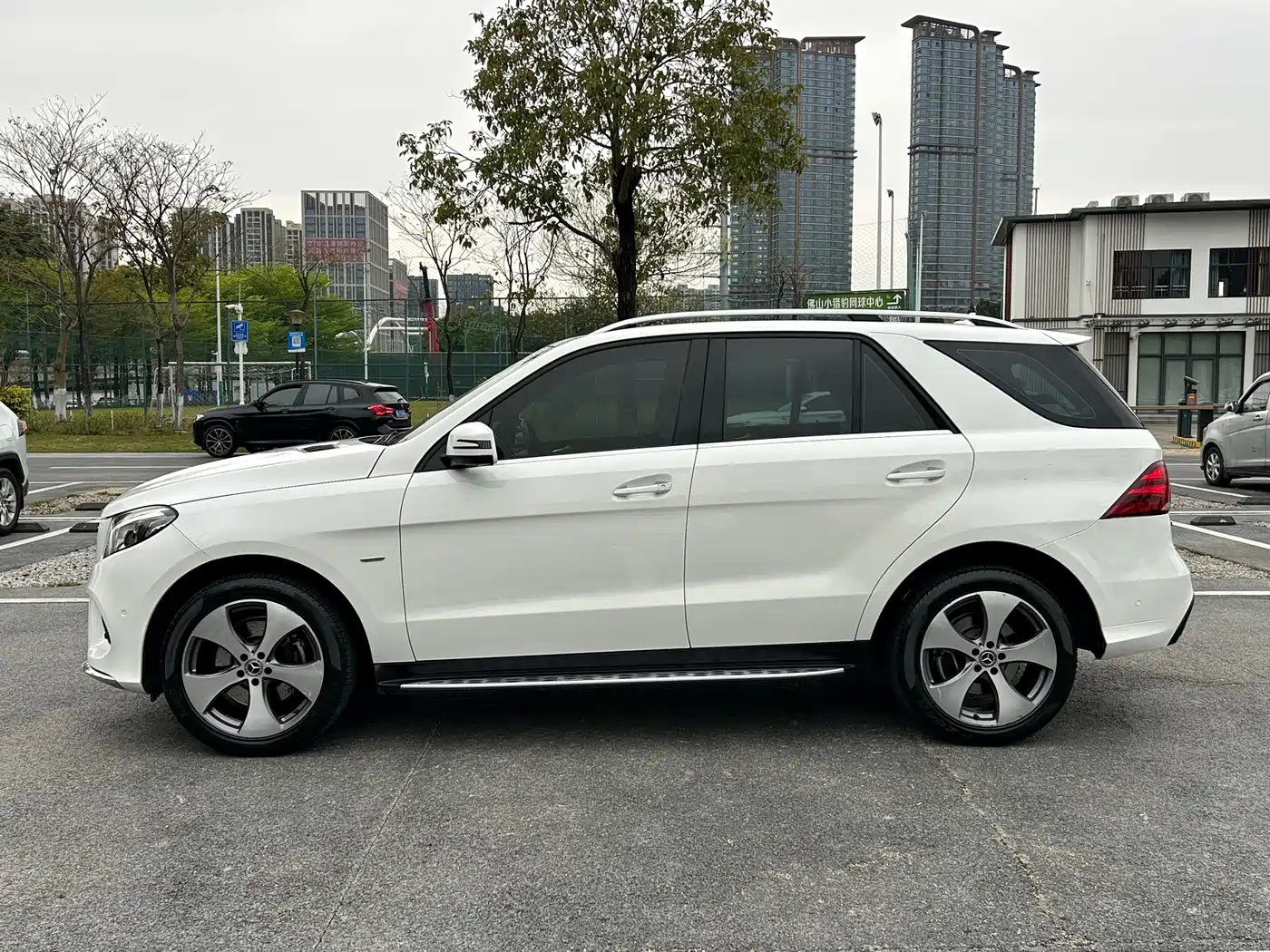 Mercedes-Benz GLE 2019 GLE 320 4MATIC Luxury Collector's Edition фото 8