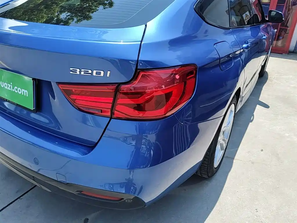 BMW 3 Series GT 2018 320i Fashion фото 8