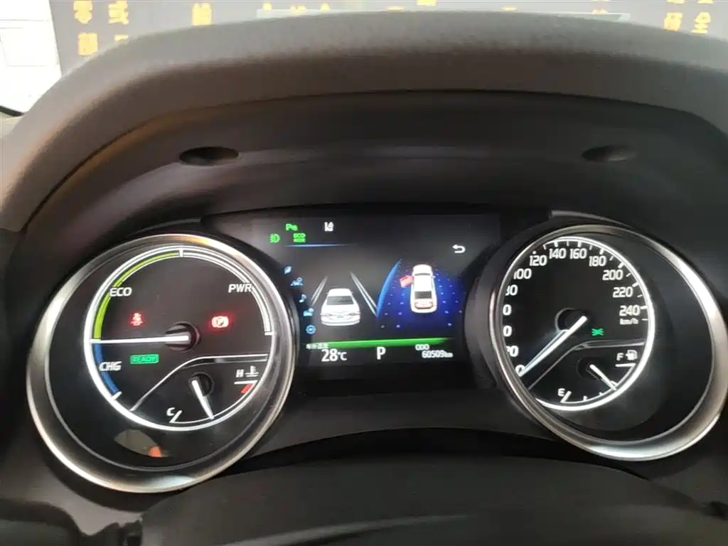 Toyota Camry 2018 Hybrid 2.5HG Luxury Edition фото 18
