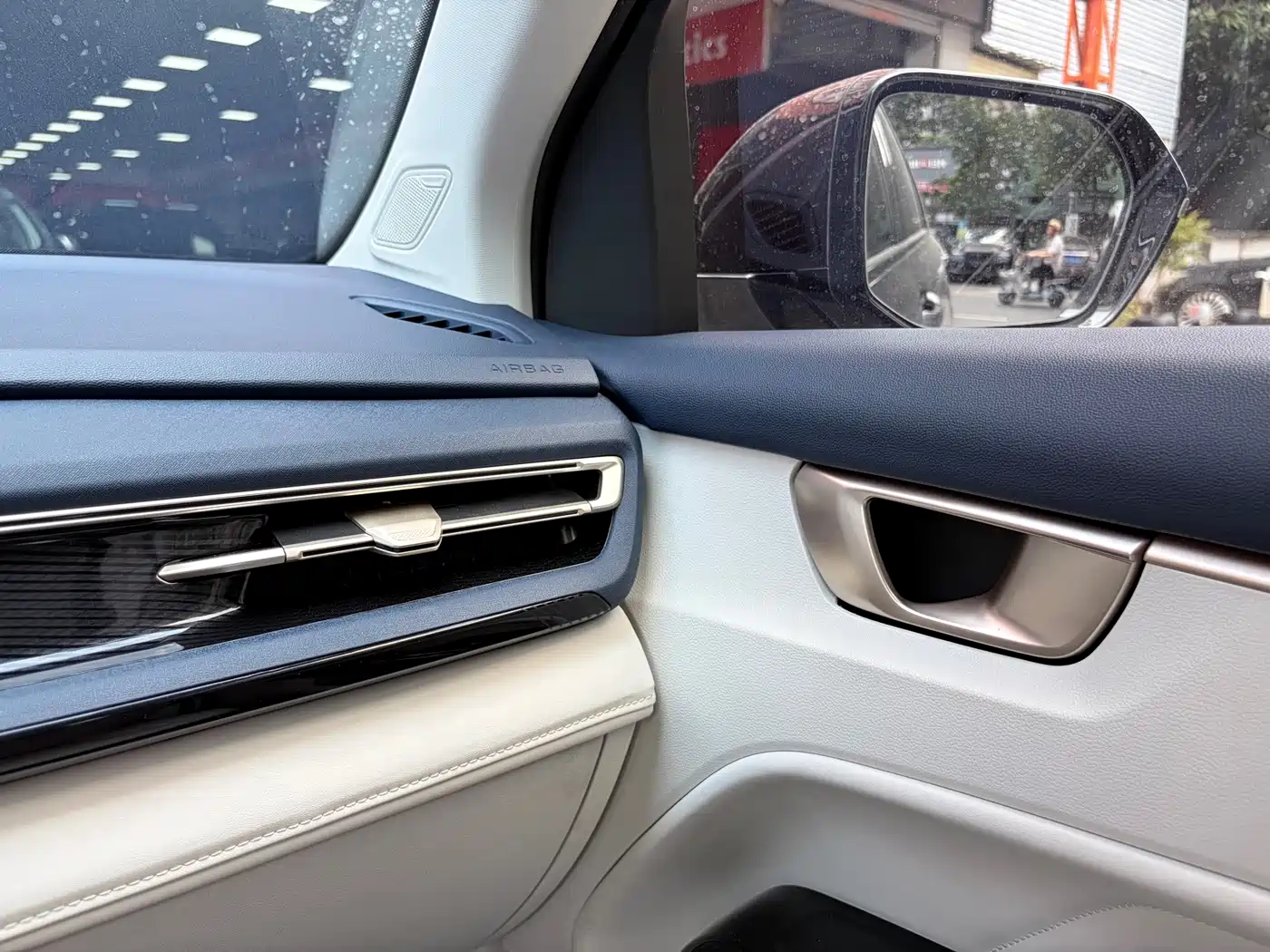 Wuling Motors Wuling Victory 2024 2023 2.0L DHT Luxury Edition