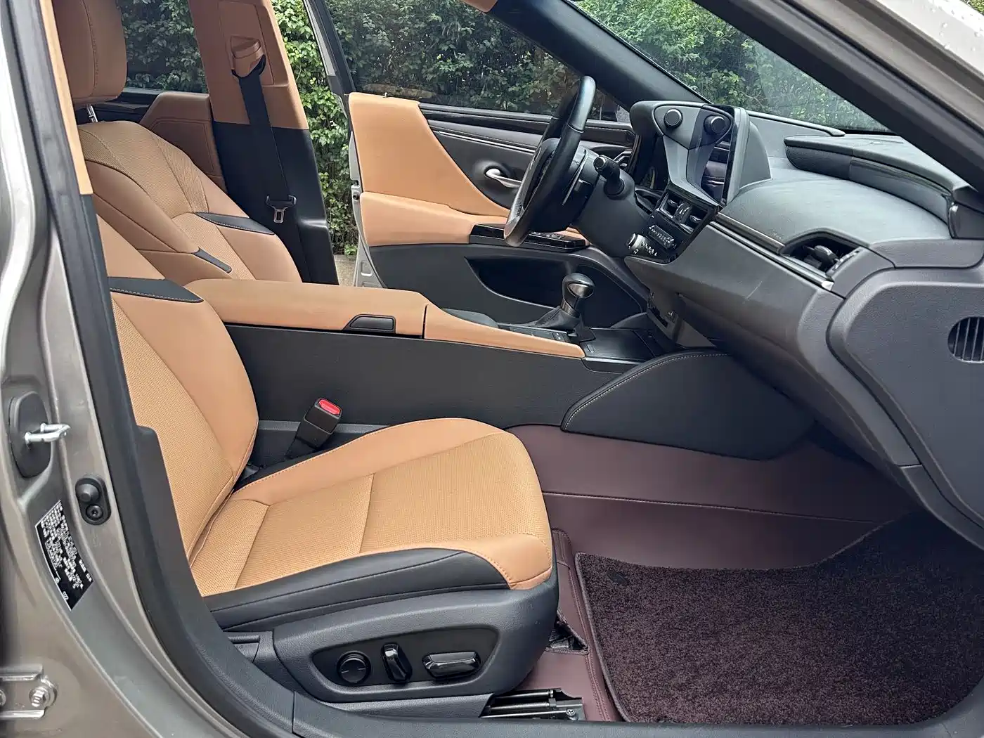 Lexus ES 2021 200 Excellence Edition фото 8