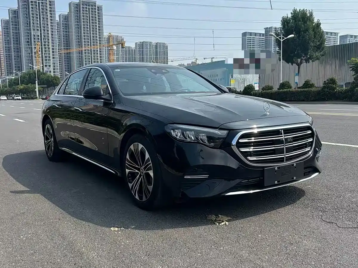 Photo 2 - Mercedes-Benz E-Class New Energy