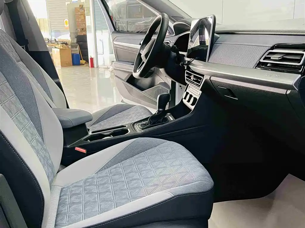 Volkswagen Lavida 2024 Model 1.5L Automatic 5 Million Edition фото 6