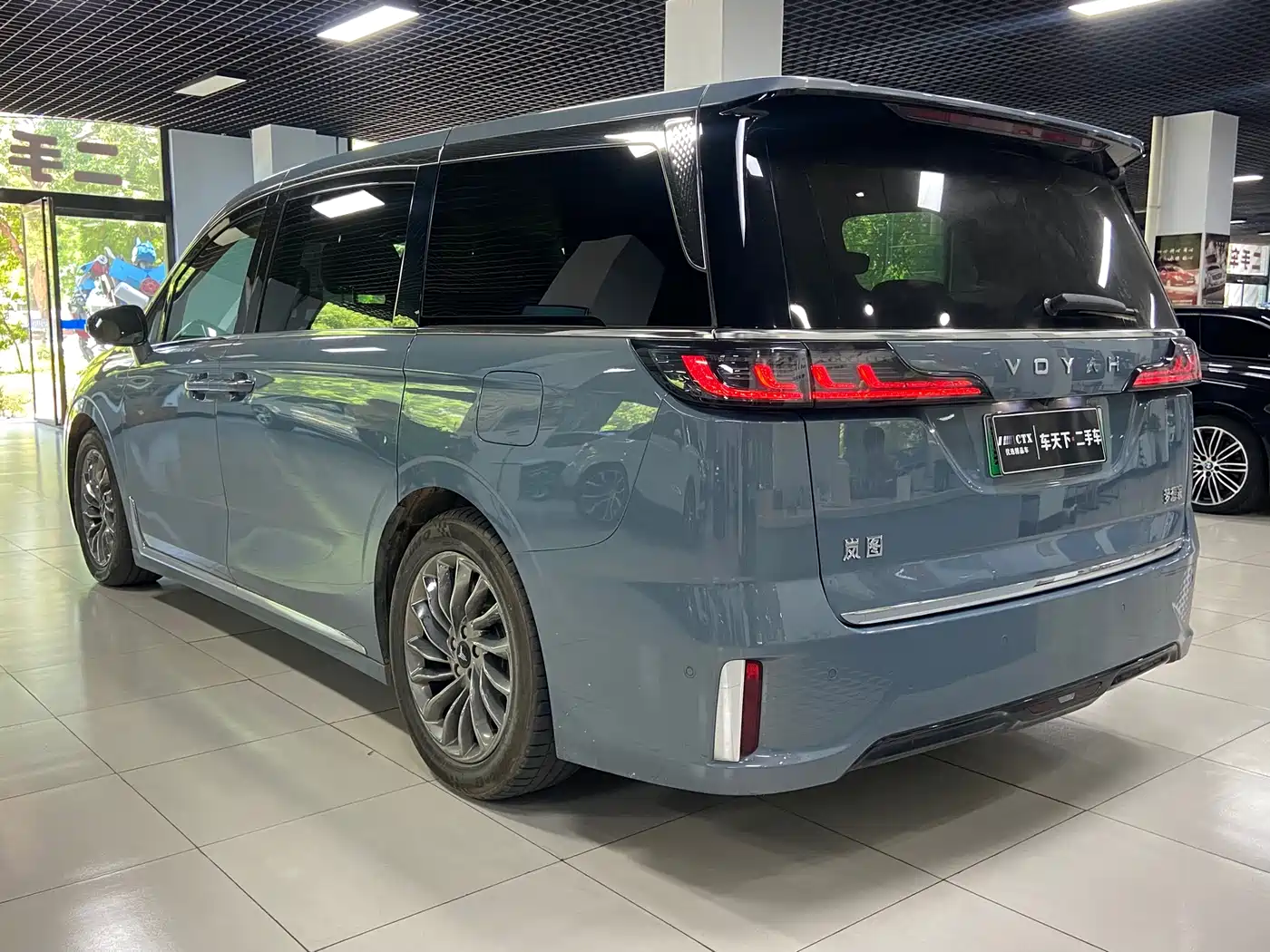 Voyah Auto Voyah Dreamer 2022 Low-carbon Dream+Smart Package фото 4