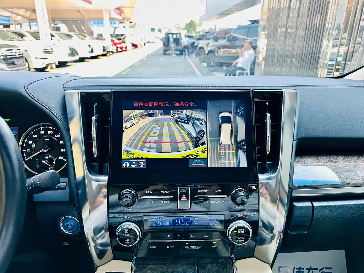 Toyota Alphard 2021 Hybrid 2.5L Premium фото 12